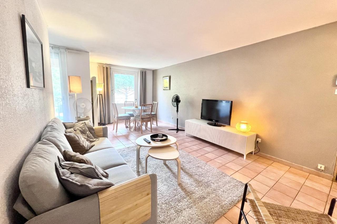 Old-world Charm With Modern Comforts Appartement Fréjus